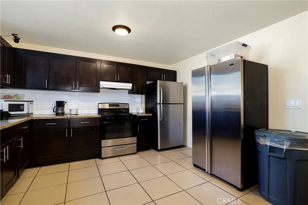 844 W 78th Street, Los Angeles, California 90044 home-pic-23